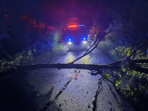Noční bouřka přinesla do kraje kroupy velké jak golfové míčky, vichr, blesky i přívalový déšť