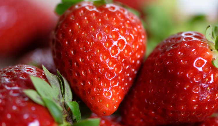 strawberries-4330211_1280