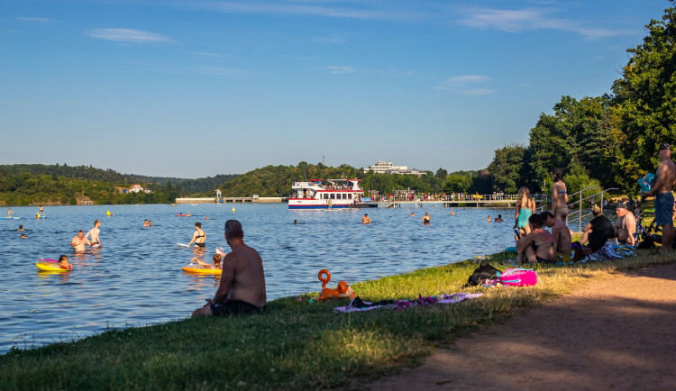 PŘEHLED: Kam na koupačku bez chemie v Brně a blízkém okolí?