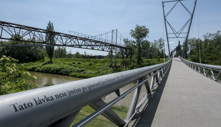 Ostrava pokřtila lávku Jana Balabána. Spisovatelovo dílo stále inspiruje
