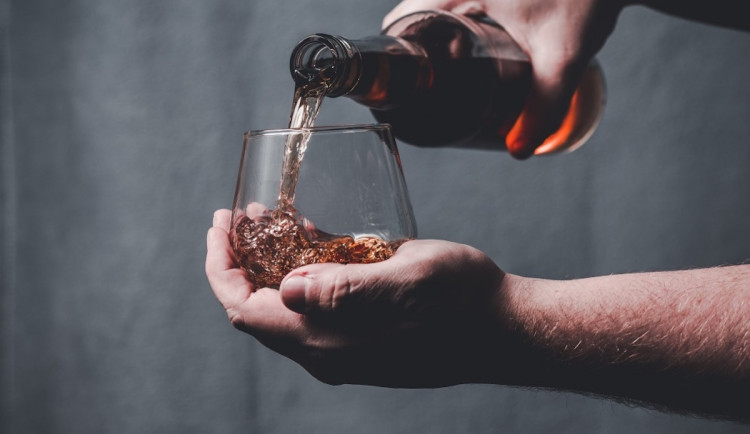 Tábor zmírnil zákaz pití alkoholu na veřejnosti, pivo a víno už nevadí