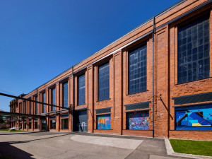 Staré zdi ožily uměním. Hlavní cenu za architekturu získalo EPO1 z Trutnova