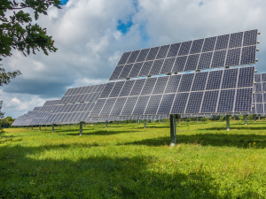 V Hlušicích lidé podpořili sluneční elektrárnu, obec bude s investorem jednat