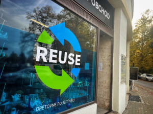 Hradec Králové rozšiřuje projekt re-use: Nová pobočka bude zaměřená na textil