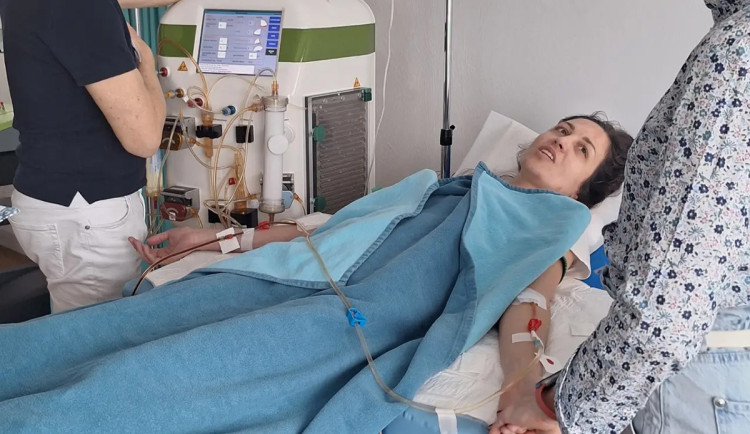 Extrémní bolest a jiskra naděje. Radka z bojuje s vzácnou diagnózou ve Švýcarsku