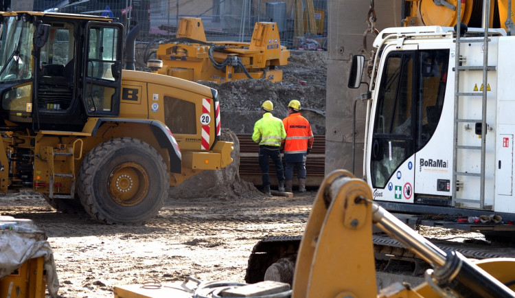 Stavební práce v Česku v roce 2024 dosáhly částky 695 miliard korun