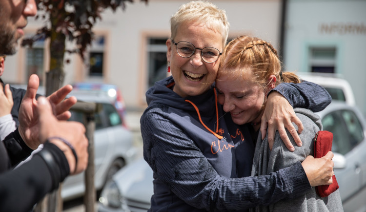 Nemocná Zorka strávila s dcerami osm dní na kole. Zastavila se i v Jihlavě a Telči