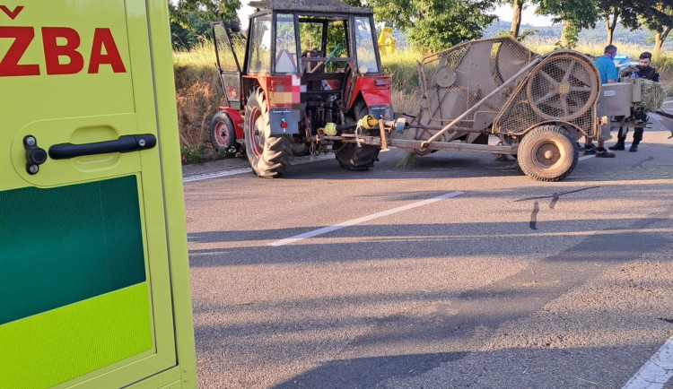 Muž zemřel při manipulaci se zemědělskou technikou, případ řeší kriminalisté