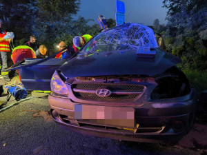 Řidič s dvojkou v dechu způsobil nehodu tří aut. Jedna osoba zemřela