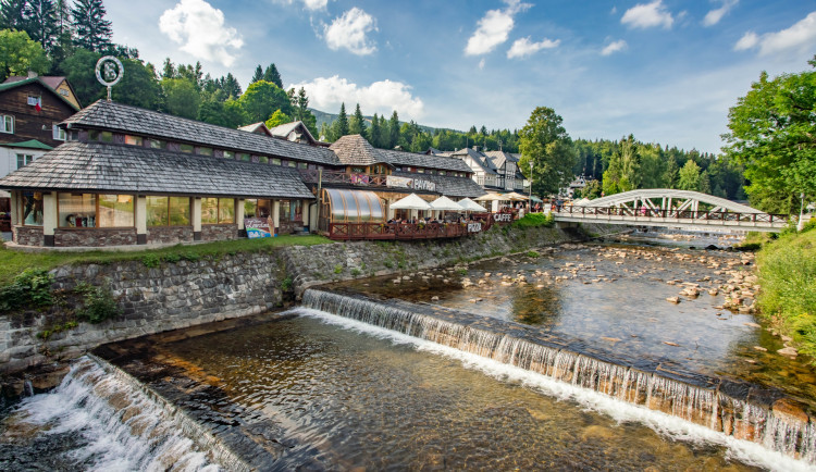 Hoteliéry ve Špindlerově Mlýně trápí rezervace na poslední chvíli