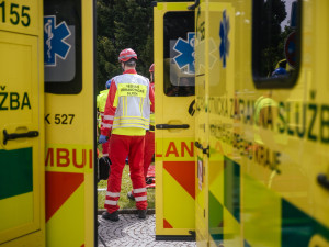 Provoz na trati u Chlumce nad Cidlinou zastavil pád člověka z jedoucího vlaku