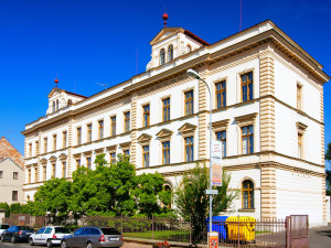 Jičínské gymnázium patří mezi nejlepší v ČR: Maturanti dosáhli vynikajících výsledků