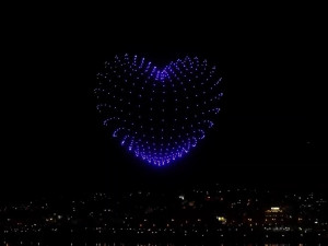 Největší dronová show u nás a na Slovensku se blíží, Hradec je připraven