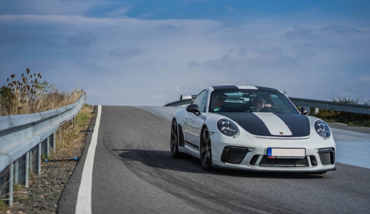 Za volantem Ferrari či Lamborghini: hradecký polygon nabídne jízdu superauty