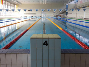 Léto v Hradci: bazény a koupaliště mění na léto otevírací dobu