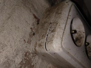 Inspektoři zavřeli kvůli myšímu trusu a špíně hradeckou hospodu Šrámkův statek