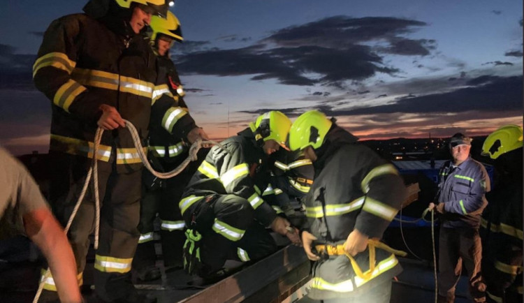 Hasiči v Moravskoslezském kraji zasahovali kvůli bouřkám u více než 70 událostí