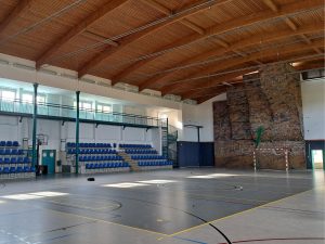 Dvůr Králové nad Labem modernizuje sportovní halu na ZŠ Strž