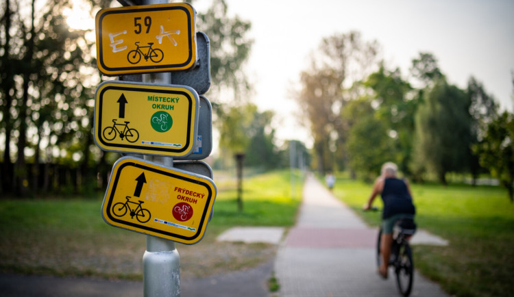 Bezpečné léto. Ve Frýdku-Místku se pohybuje více strážníků, jsou i na cyklostezkách