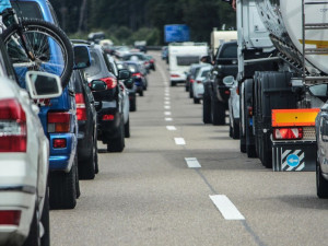 Náchod se brání kritice řidičů: V noci nepracujeme, nejsme v poli