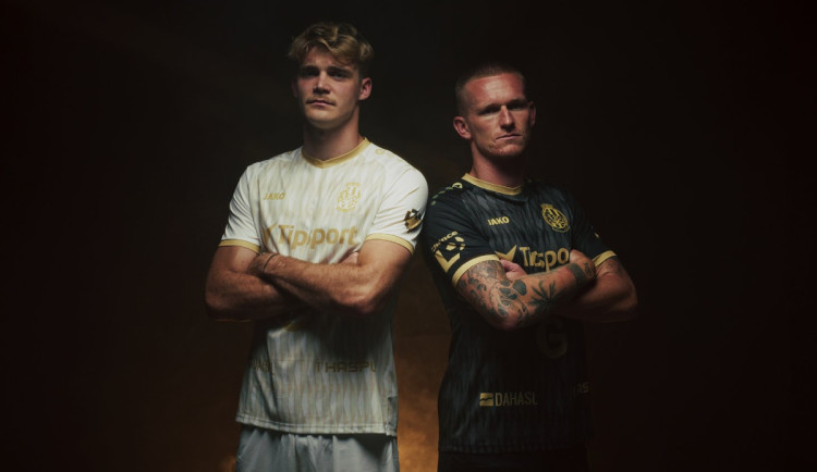 Fotbaloví Votroci odhalili výroční dresy. Zdobí je zlatá barva i vzor z muzea