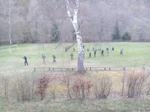 Když nám ukradnou volby, je čas na odboj: Krajský lídr hnutí Stačilo! Klusáček cvičí příznivce se zbraněmi