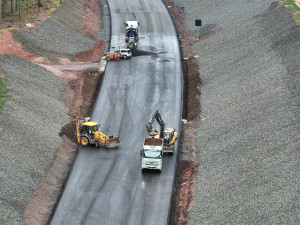 Obchvat Nové Paky bude kvůli inflaci a změnám dražší o pětinu. Otevře se 4. srpna