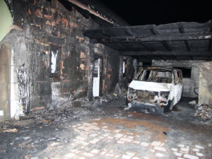 Při výrobě pervitinu podpálil garáž rodinného domu. Teď mu hrozí deset let