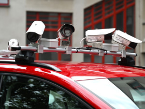 Parkování v Hradci začíná monitorovat speciální auto. Za hodinu zkontroluje 10 tisíc aut