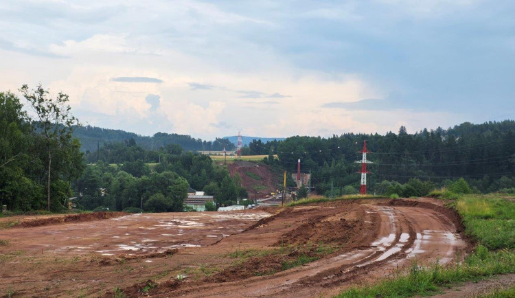Stavba obchvatu Náchoda pokračuje rychlým tempem. Tunel začne vznikat na podzim