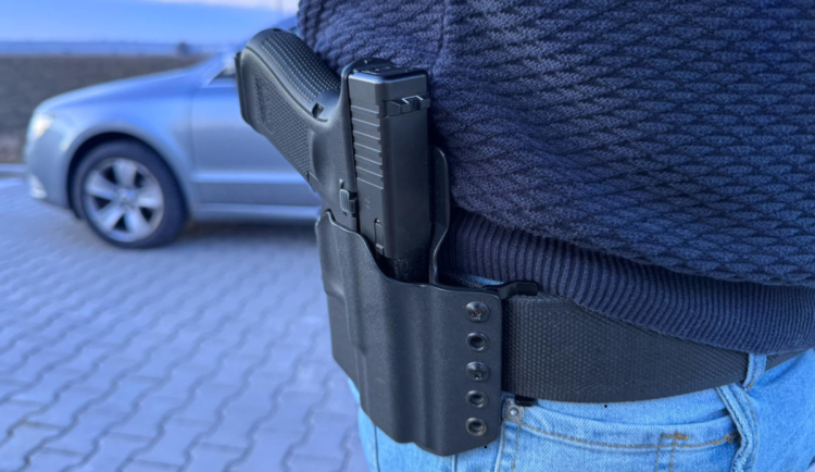 Muž v České Skalici postřelil dva opilé útočníky. Případ vyšetřuje policie