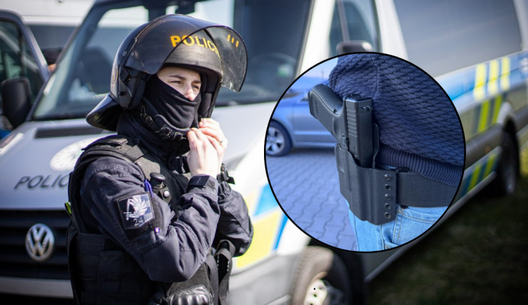 Každý pětačtyřicátý člověk v kraji může nosit zbraň. Policie stále vyšetřuje střelbu ve Skalici