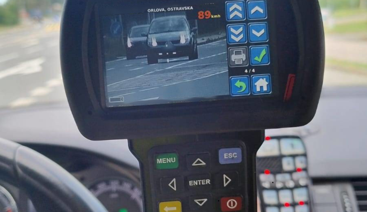 Alkohol, drogy a další přestupky. Na Trutnovsku re rozmohl takový nešvar