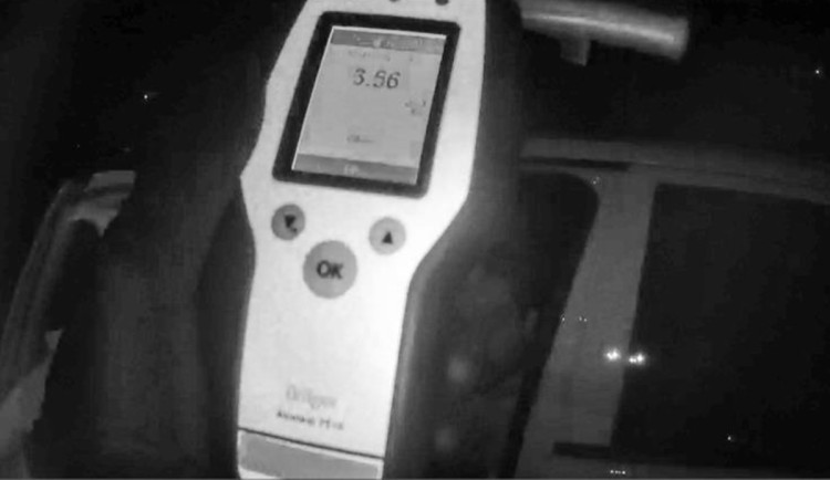 Nadýchal 3,5 promile, mohla za to ústní voda. Test ale odhalil přítomnost drog