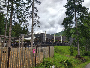 Stezka korunami stromů instalovala fotovoltaický systém. Ušetří 20% energie