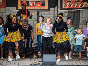 Africké dny ve Dvoře Králové nad Labem navzdory dešti přilákaly tisíce lidí