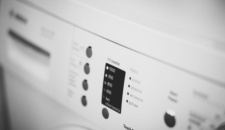 Energetici vyplatili statisíce korun za zničené spotřebiče na Trutnovsku