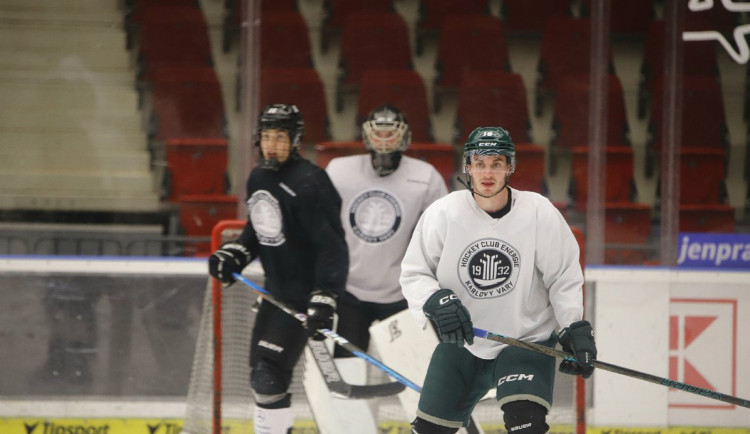 Hokejista Dominik Rymon míří v zámoří na univerzitu, přiblíží se tím vysněné NHL