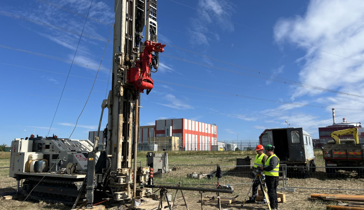 Geologové dokončují průzkum u Temelína. Připravují půdu pro malý reaktor