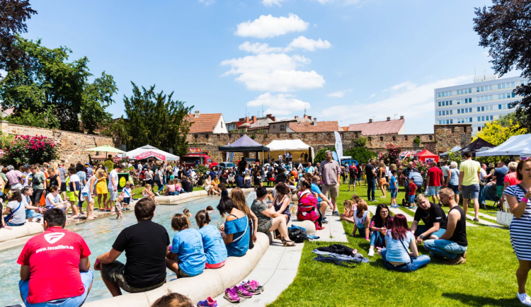 Jičínský Food Festival slaví jubileum: přijďte ochutnat světové chutě