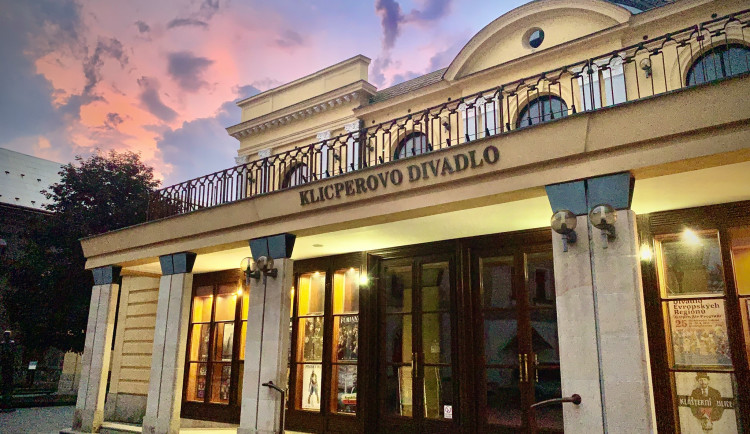 Hradecké Klicperovo divadlo zahájí sezonu festivalem Čekání na Václava