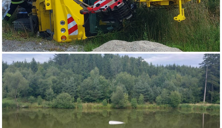 Převrácený jeřáb, auto v rybníku. Záchranné složky zaměstnaly neobvyklé nehody