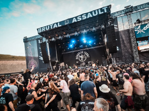 Festival BrutalAssault patřil k těm klidnějším. Policie řešila hlavně krádeže