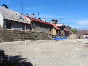 Obnova ohradní zdi jezuitské koleje v Jičíně: Historie, která žije dál