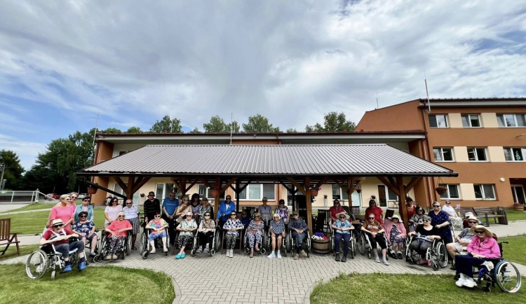 Vedení hradeckého kraje odvolalo ředitele domova seniorů Tmavý Důl