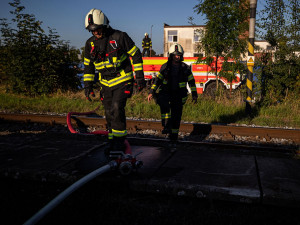 Požár vlaku v Předměřicích nad Labem: Hasiči zasahovali u technické závady