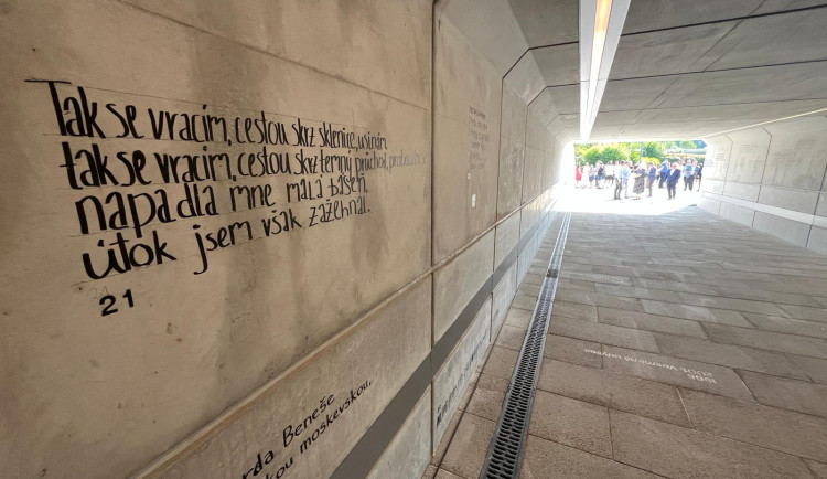 Podchod k areně je po roce a půl hotový. Nahradil letitý propustek