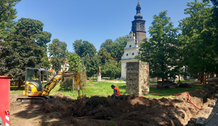 FOTO: Smetanovy sady v Jihlavě jsou uzavřeny, prochází radikální proměnou