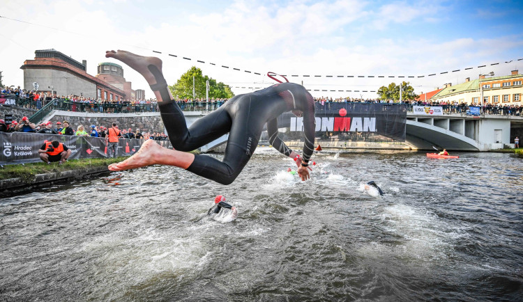 Železná euforie v Hradci: Ironman pobláznil tisíce fanoušků i závodníků