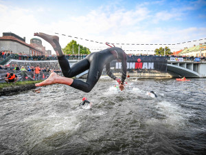 Železná euforie v Hradci: Ironman pobláznil tisíce fanoušků i závodníků
